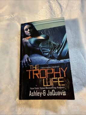 The Trophy Wife by Ashley & JaQuavis - Teal Cover Paperback